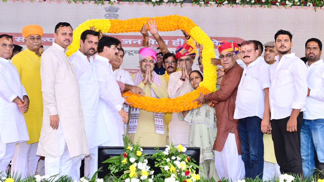 यमुना जल से प्यास बुझाएगा शेखावाटी: फतेहपुर में सीएम भजनलाल का बड़ा ऐलान, ₹34,000 करोड़ का प्रोजेक्ट और हंसियावास में ₹800 करोड़ के जलाशय का शिलान्यास