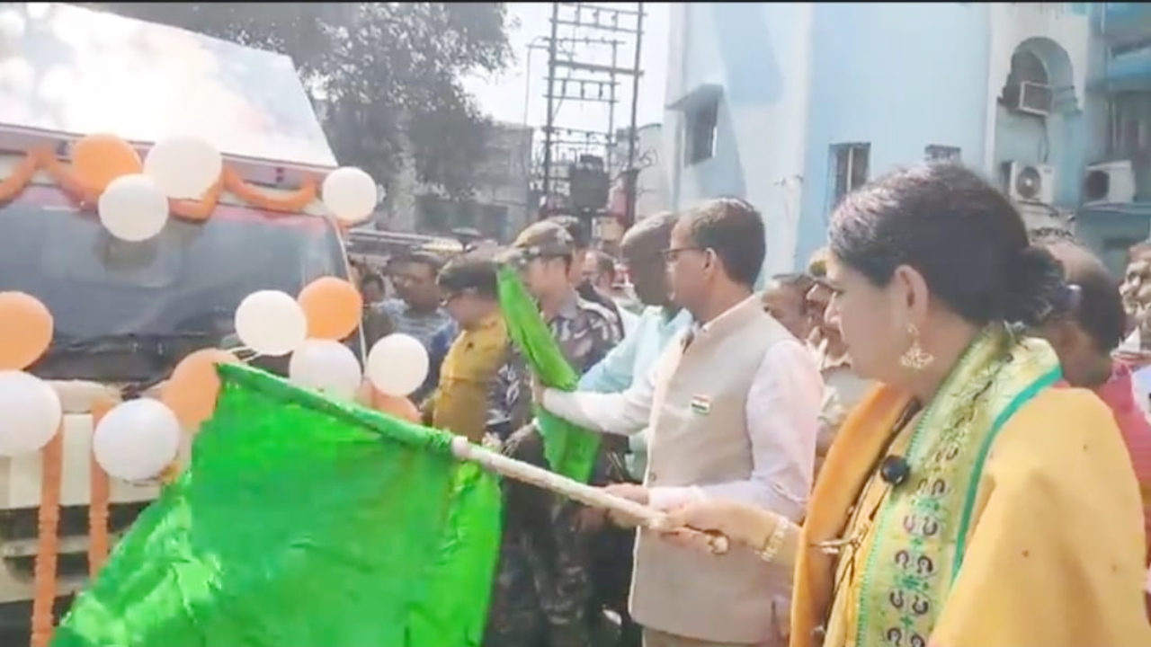 ​निगम के सभी 106 वार्डों तक पहुंचेगा दुर्गोत्सव का उल्लास, चार झांकियां रवाना