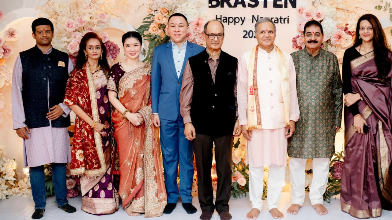 बैंकॉक के दुर्गा मंदिर में गूंजा परशुराम नाम, डॉ. हर्षा त्रिवेदी ने मां दुर्गा के दर पर की परशुराम कुंड रथ यात्रा की सफलता की कामना