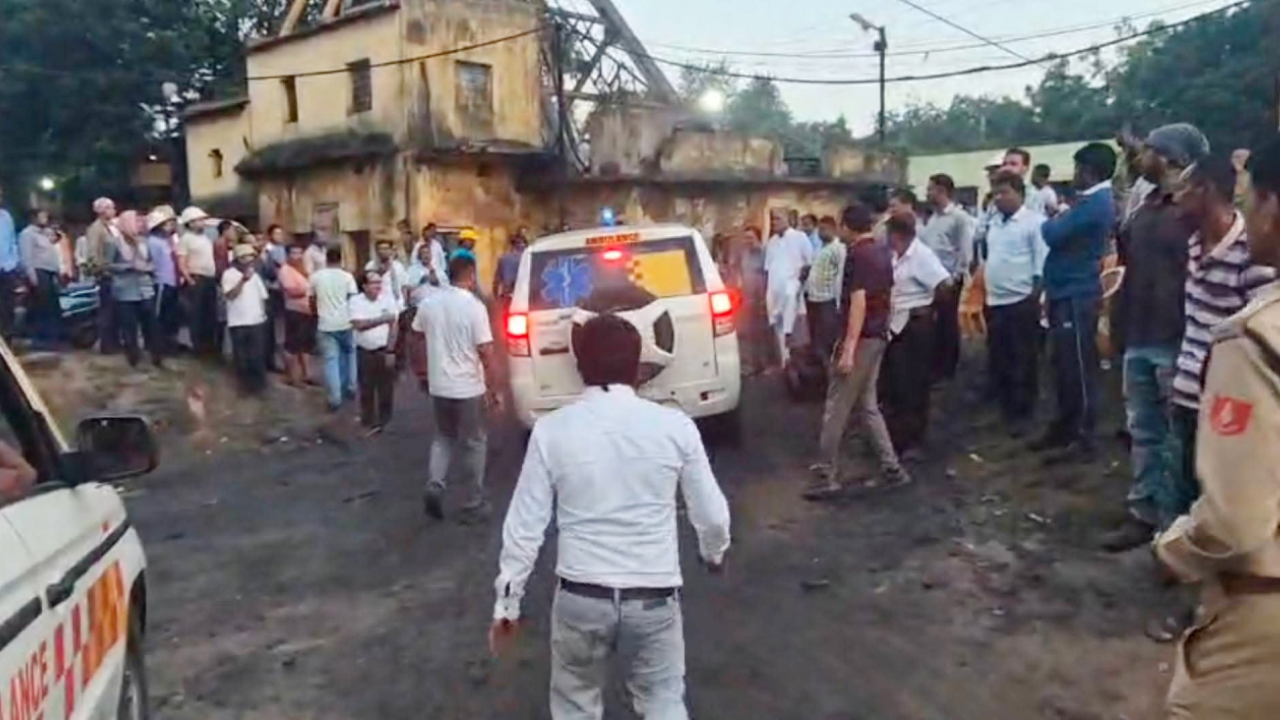 पांडवेश्वर खदान में 12.5 घंटे तक कैद रहे 12 मजदूर,  200 फीट गहराई से सफल रेस्क्यू