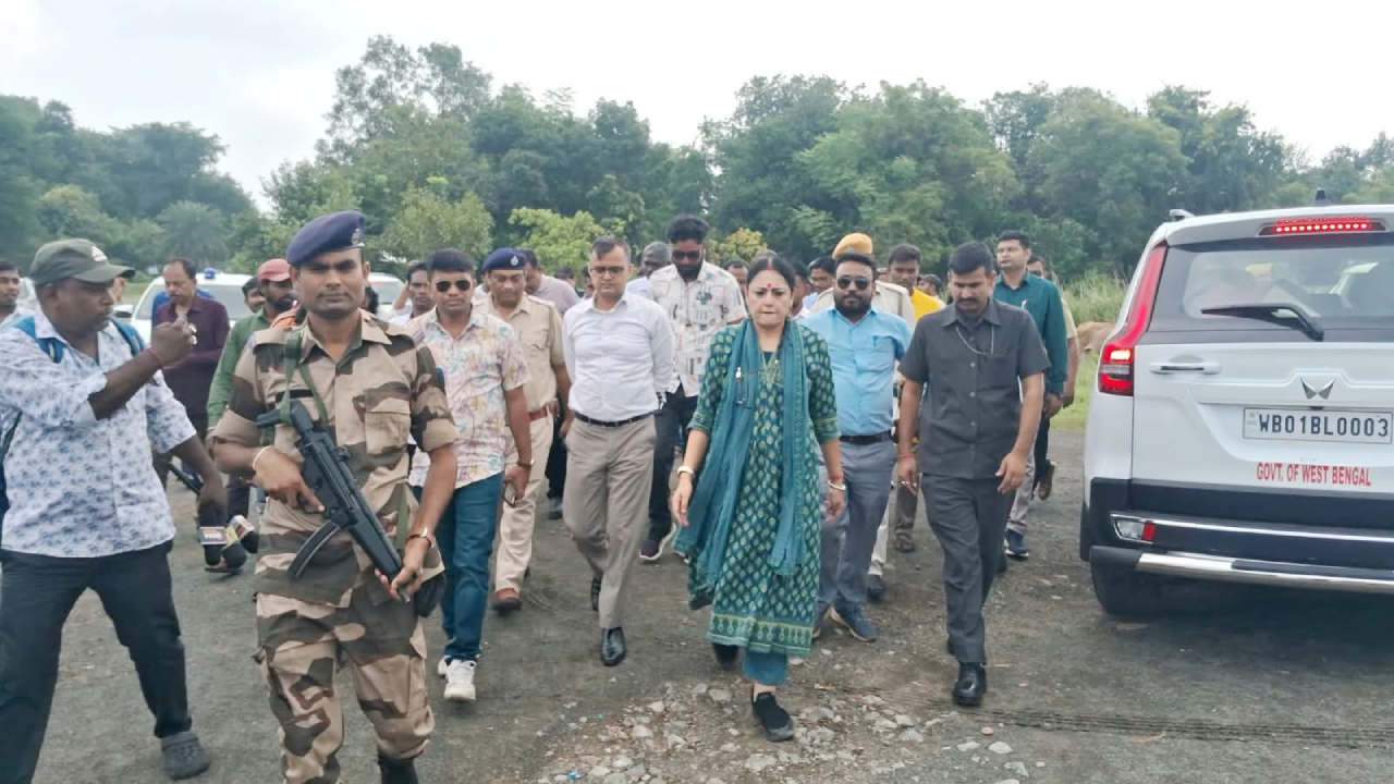 ​छठ घाटों की तैयारियों का जायजा लेने पहुंचीं मंत्री अग्निमित्रा पाल, सुरक्षा इंतजामों को लेकर अधिकारियों को दिए सख्त निर्देश